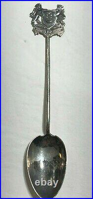 Singapore Lions Collector Souvenir Sterling Silver. 925 Spoon